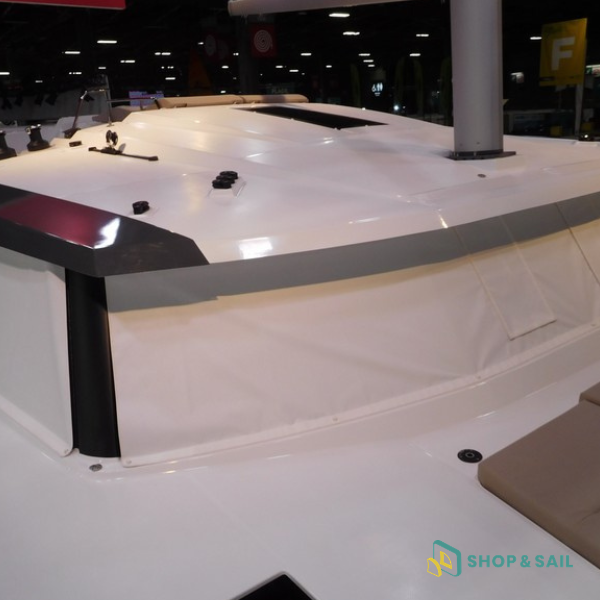 Perforated windshield Astrea 42 Fountaine Pajot NV Equipment